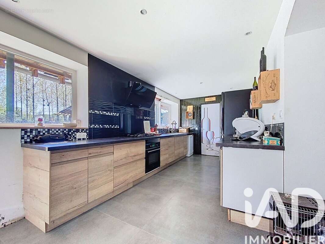 Maison 210 m² à Leogeats  - photo 8