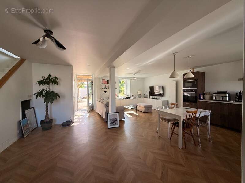 Maison en pierre entièrement rénovée, 95m², avec dépendances, terrain de 1154m² 148 000 € - photo 24