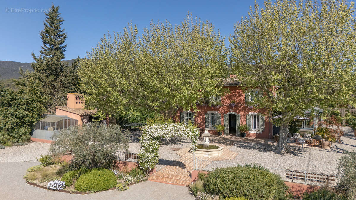 Maison à PUGET-VILLE