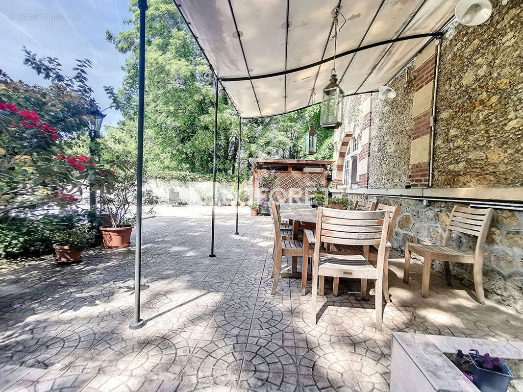 Maison à MONTEVRAIN