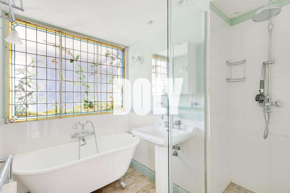 Appartement à PARIS-4E