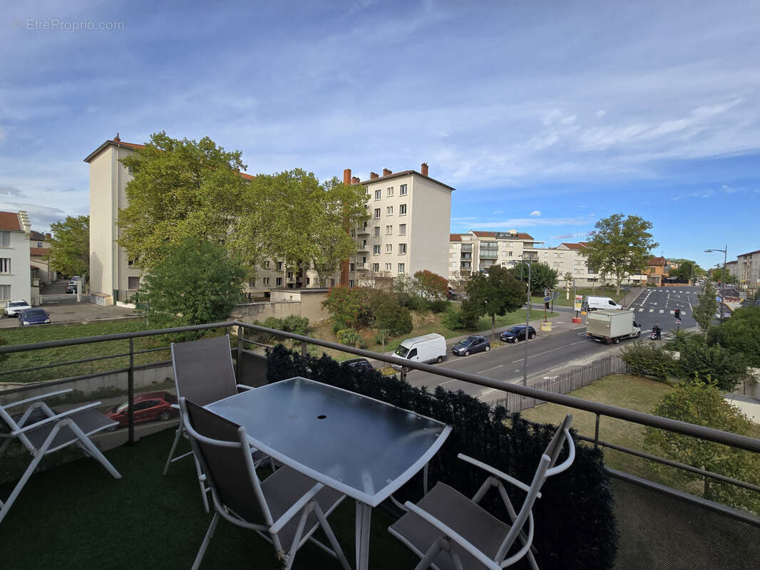 Appartement à SAINT-FONS