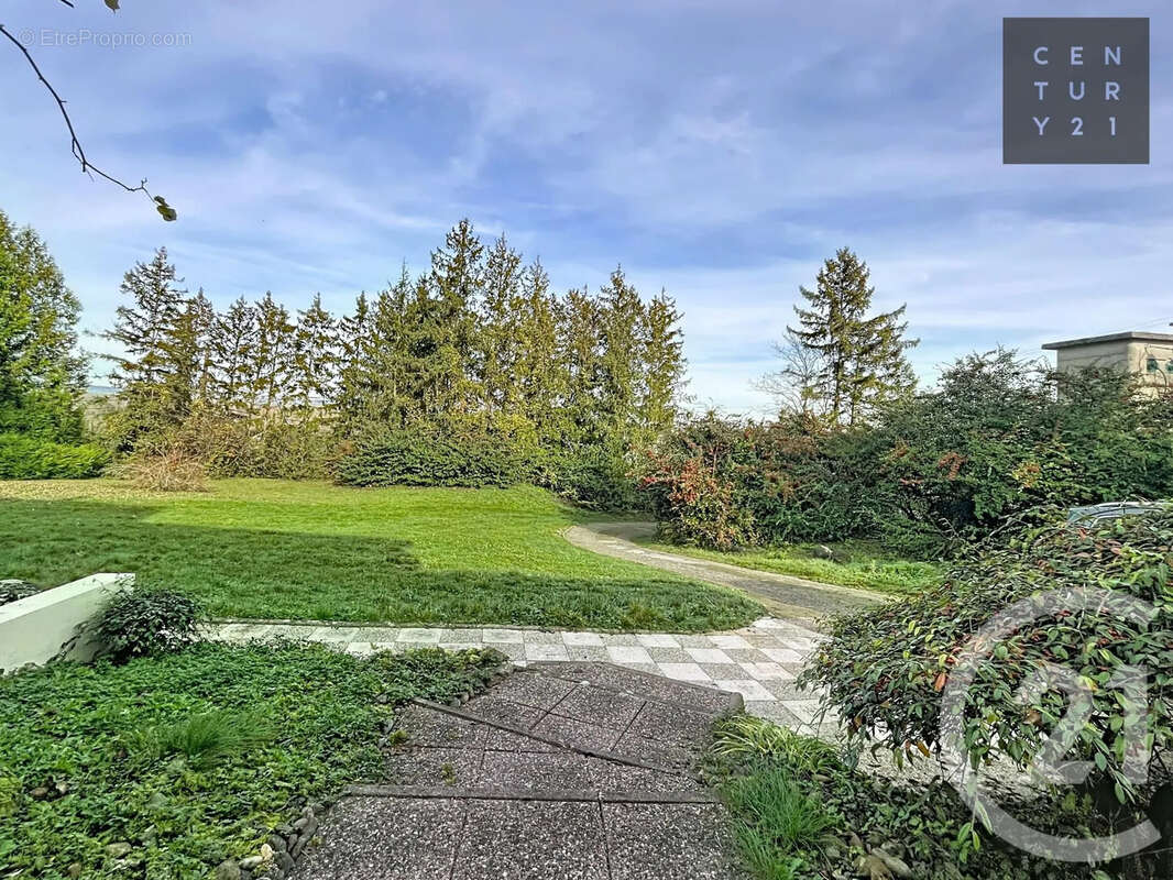 Maison à SAINT-HILAIRE-SOUS-ROMILLY