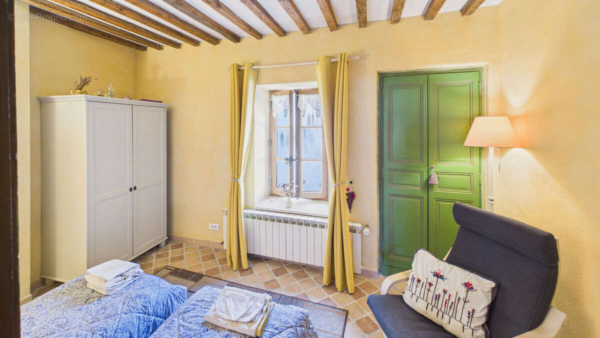 Maison à EYRAGUES