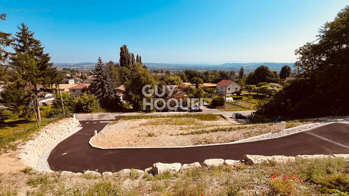 Terrain à SAINT-ALBAN-DE-ROCHE