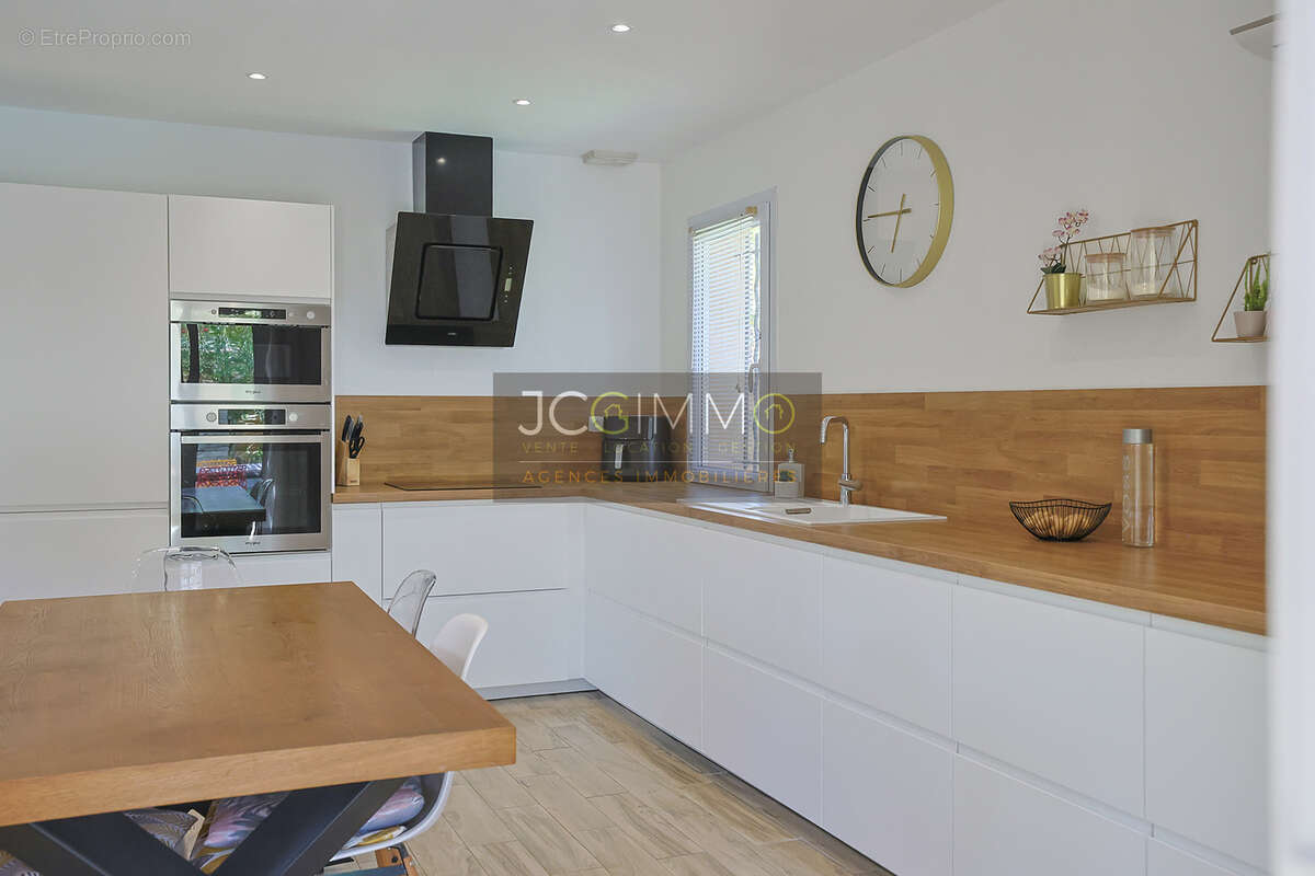 Villa T4 de plain-pied avec piscine et garage ! - photo 11