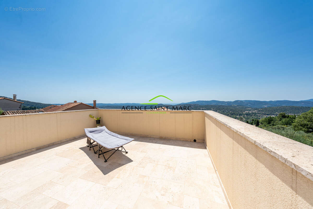 Exclusivité Spéracedès - Magnifique Duplex vue mer - photo 3