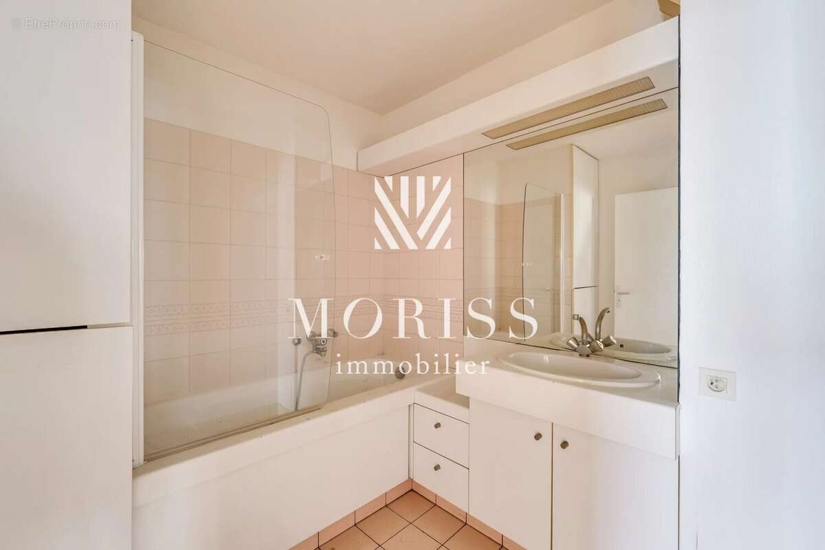 Appartement à COURBEVOIE