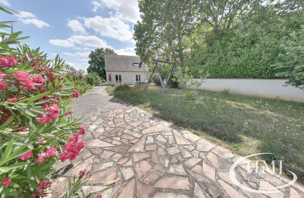 Maison à COURCOURONNES