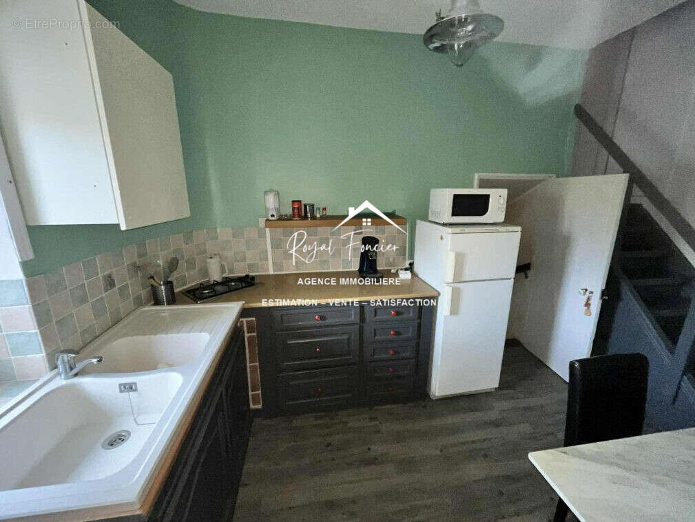 Cuisine - Maison à YZEURES-SUR-CREUSE