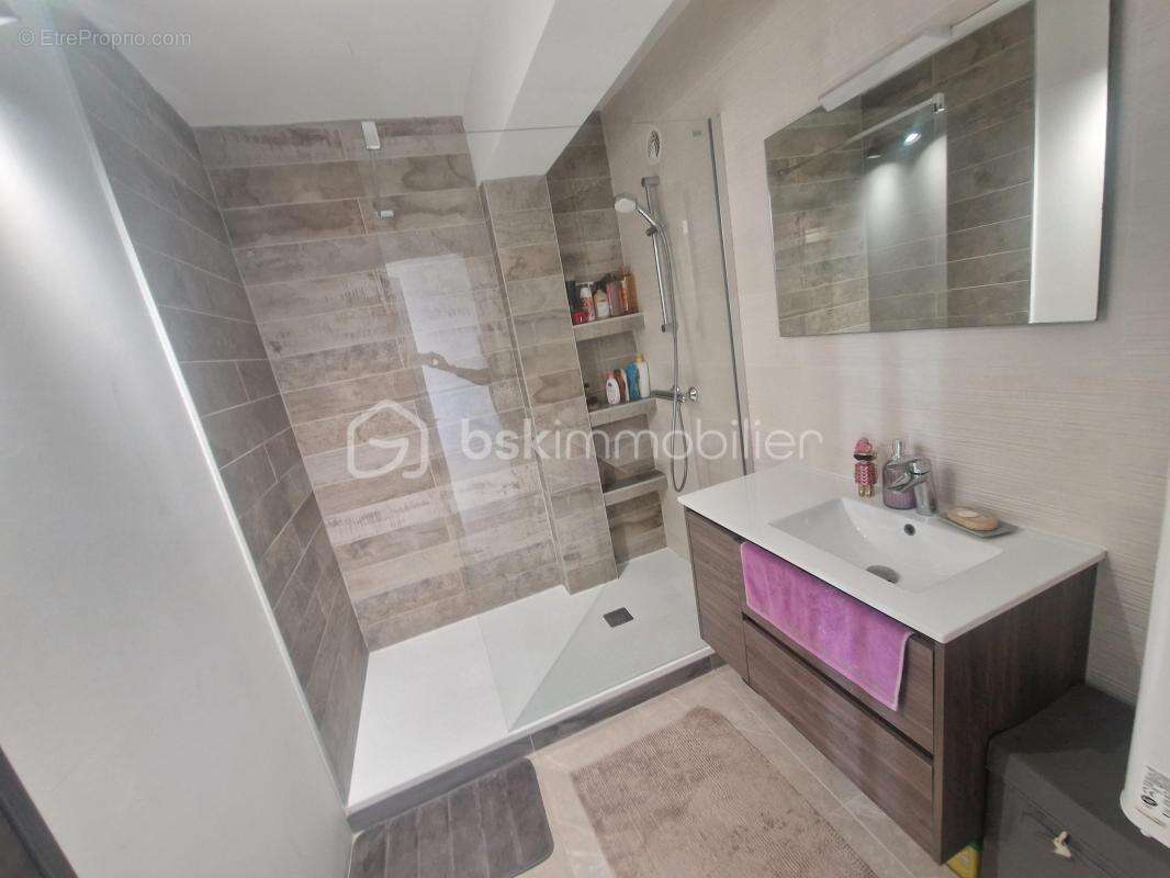 Appartement à LA VALETTE-DU-VAR