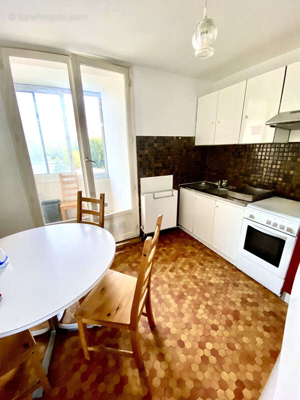 Appartement à SAINT-MARTIN-D'HERES