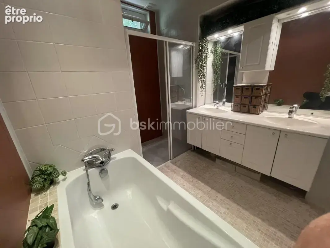 Secteur DREUX - Longère ancienne 152m² - 6 pièces - Terrain 398m² - photo 5