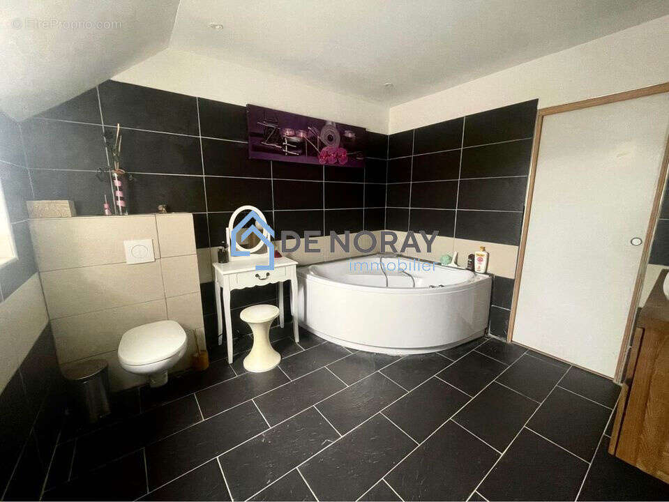 Maison à DAME-MARIE-LES-BOIS