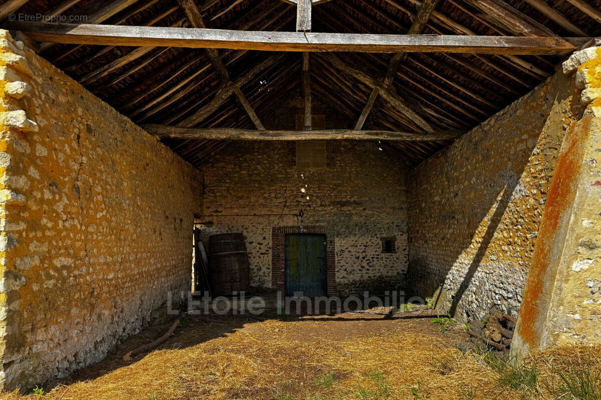 Maison à La Poterie-Au-Perche  - photo 4