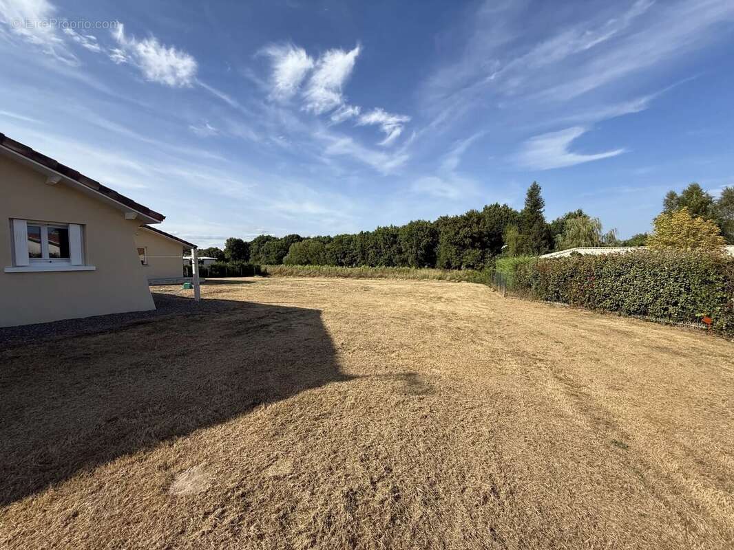 Maison T4 neuve de plain pied avec garage sur 1827m2 de terrain, proche Nogaro - photo 8