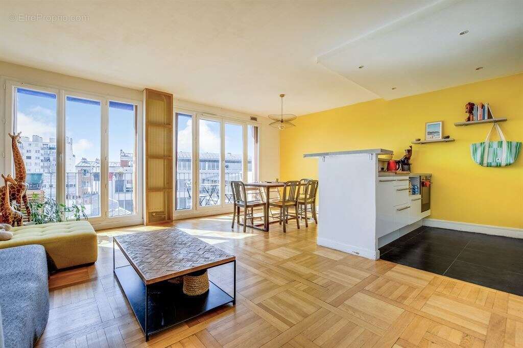 Appartement à PARIS-20E