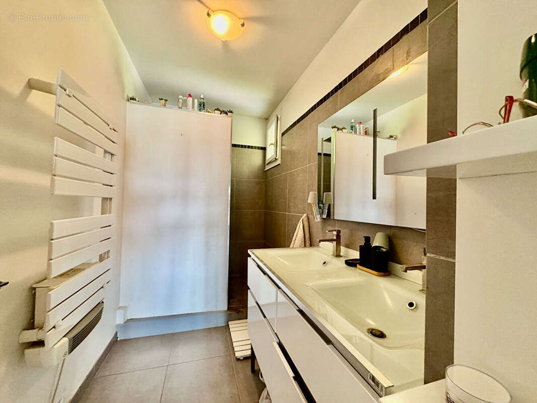 Appartement à MARSEILLE-11E