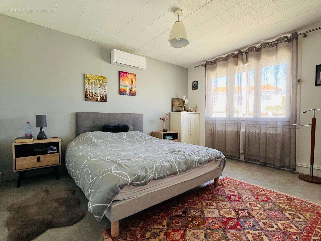 Maison familiale en parfait état avec studio indépendant à Aytré! - photo 8