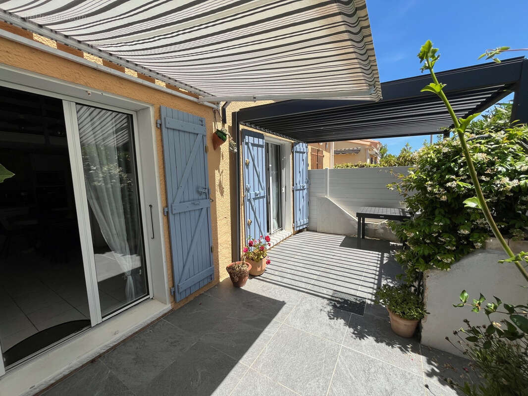 Maison à FLEURY