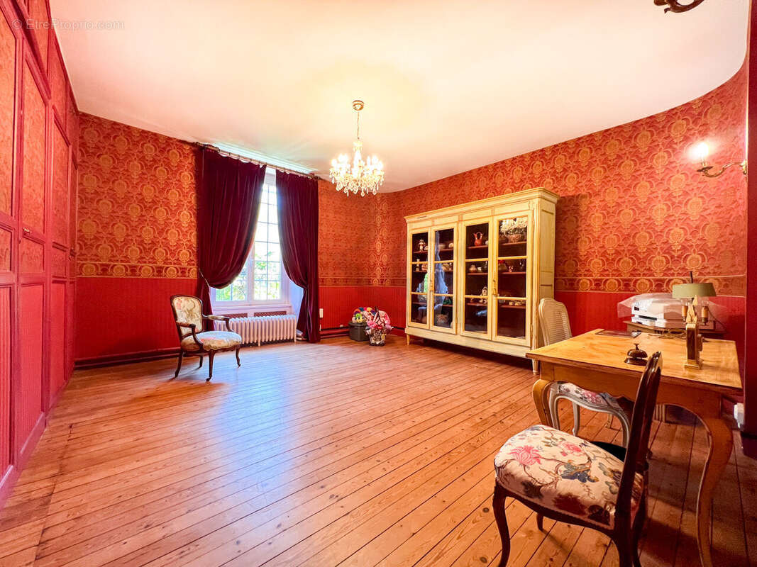 Maison à SAINT-PIERRE-DU-REGARD