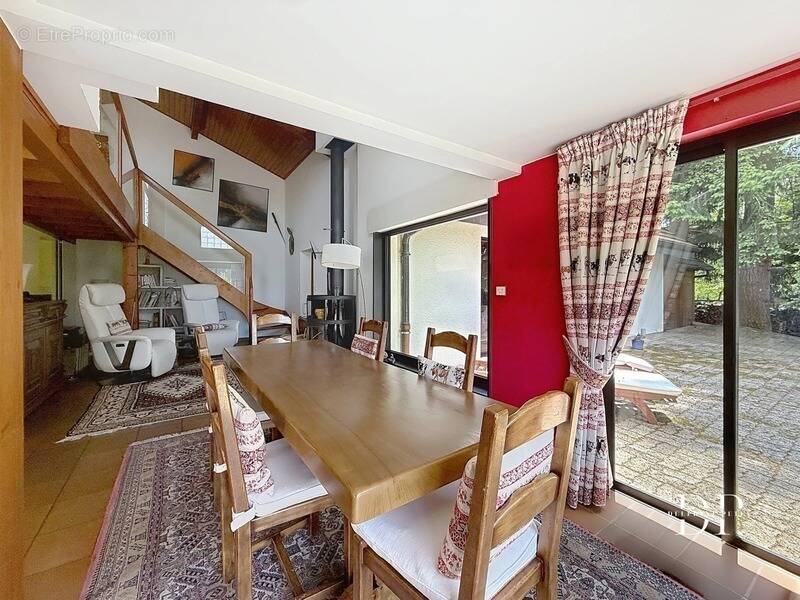 Maison à CRANVES-SALES