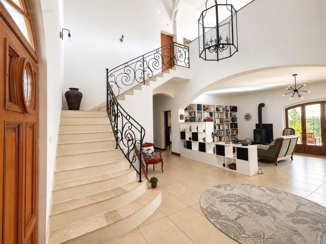 Maison 520 m² à Laroque-Timbaut  - photo 4