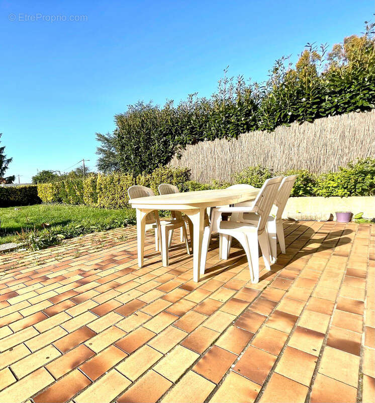 Maison à COMMELLE-VERNAY