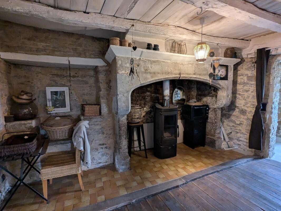 Maison 120 m² à Saint-Jean-De-Laur  - photo 5
