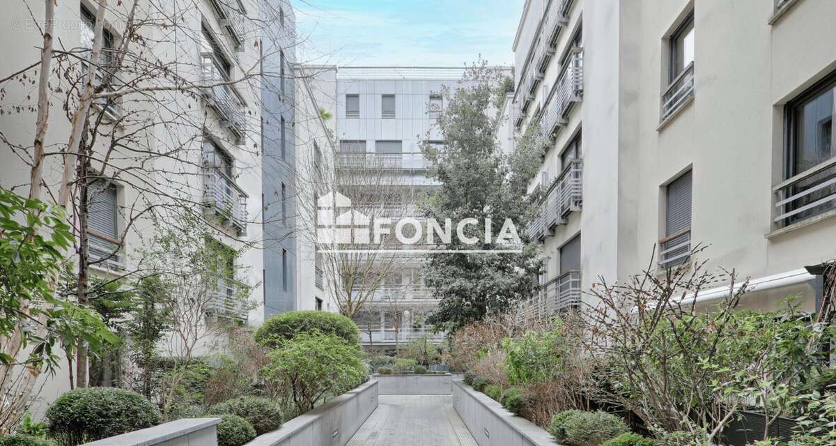 Appartement à PARIS-14E