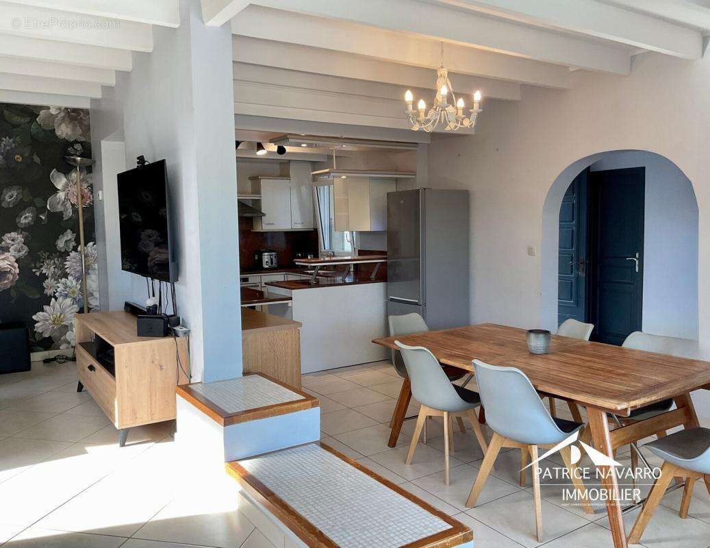 Maison plain-pied 6 pieces 106 m² - photo 6