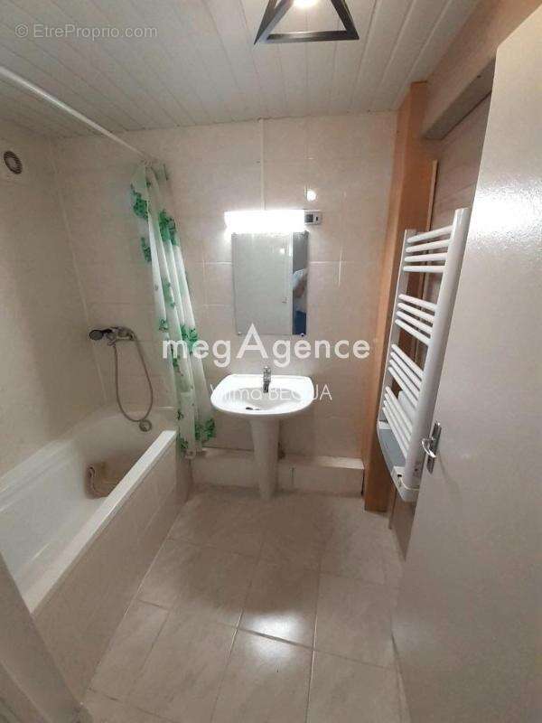 Appartement à VILLENEUVE-L'ARCHEVEQUE