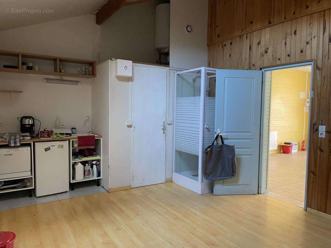 Commerce à MOLIETS-ET-MAA