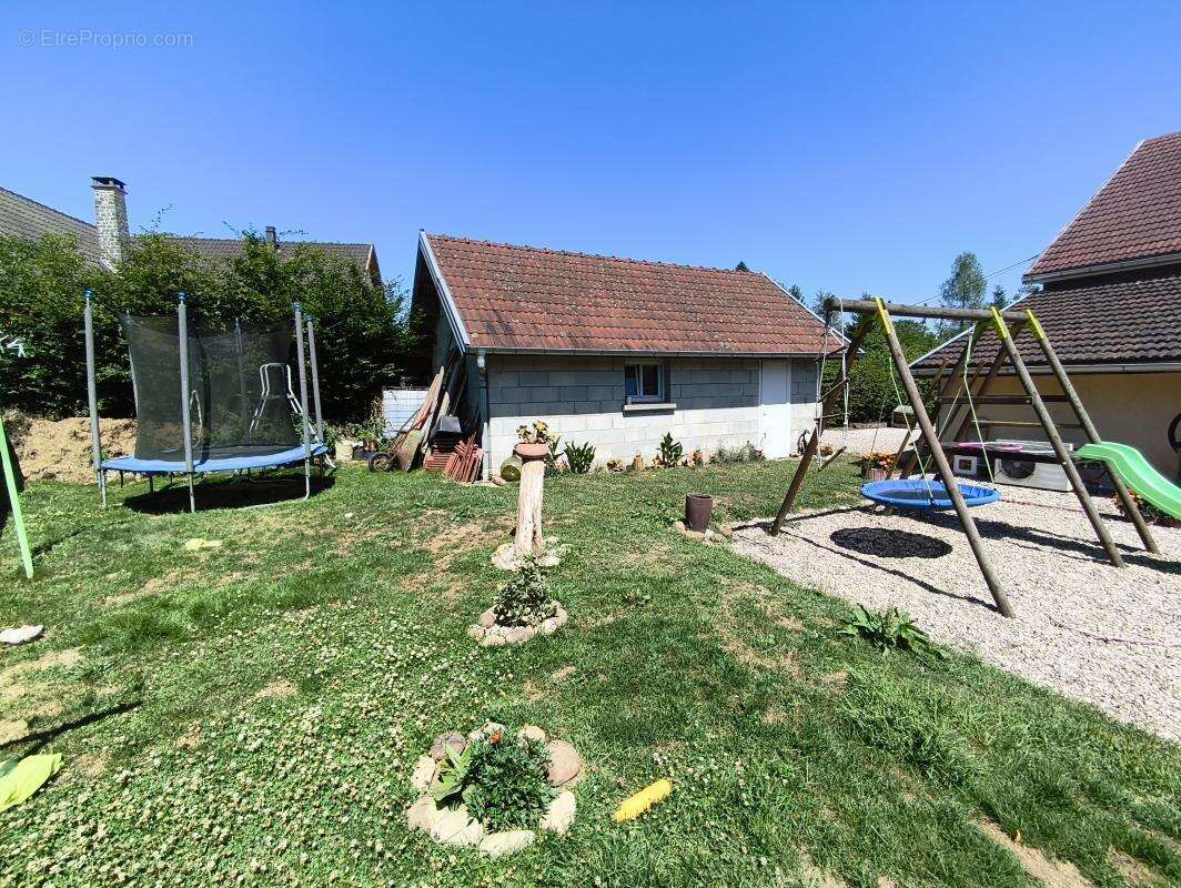 Maison à AILLEVILLERS-ET-LYAUMONT