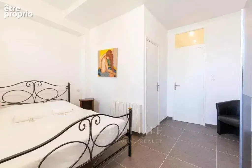 Vieille Antibes, 4 pièces en duplex rénové & meublé - photo 9