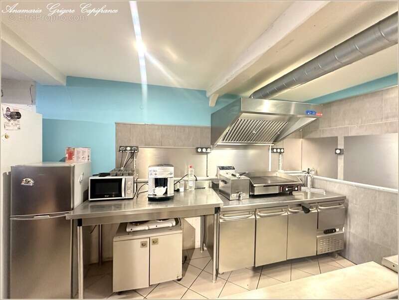 Commerce à COURVILLE-SUR-EURE