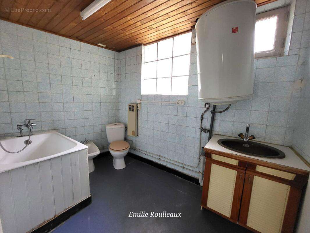 Maison en pierre atypique à fort potentiel ! Angervilliers - 162 000 - photo 4