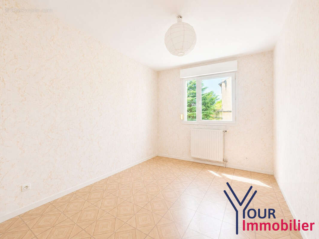 Appartement 89 m² à Bron  - photo 5