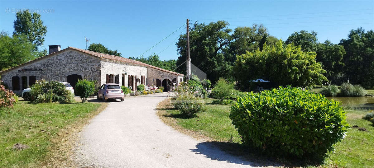 Maison 270m² à fourcès - photo 3