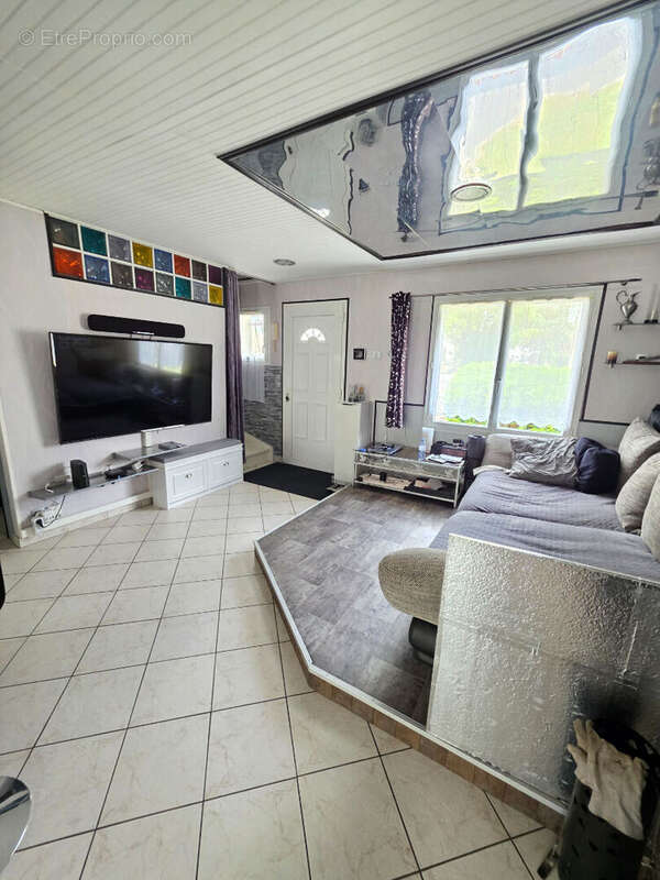 Maison à CREVECOEUR-LE-GRAND