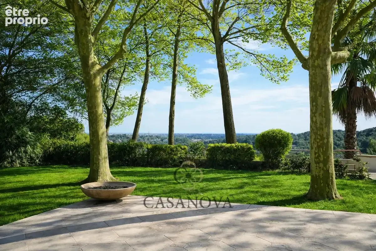 Manoir de caractère du XIXe siècle  721 m² habitables  Domaine de 19 700 m² avec dépendances - SAINT  CLEMENT DE RIVIERE - Aux - photo 25