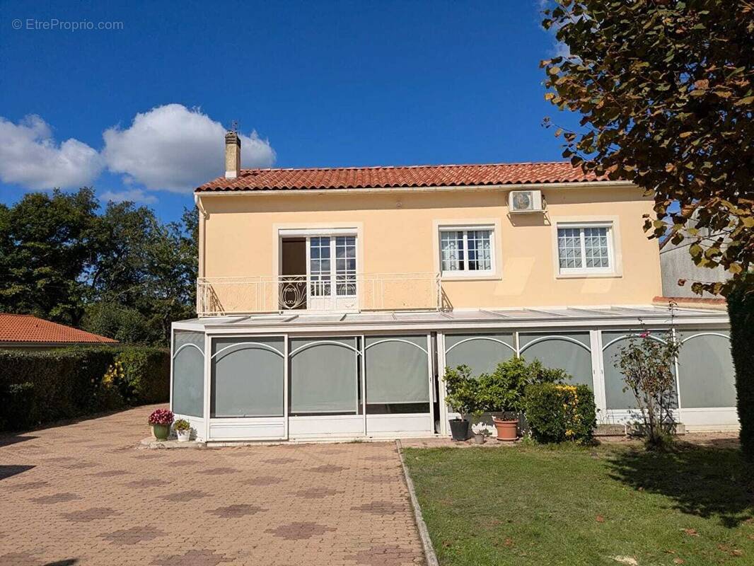 Maison à FONTCOUVERTE