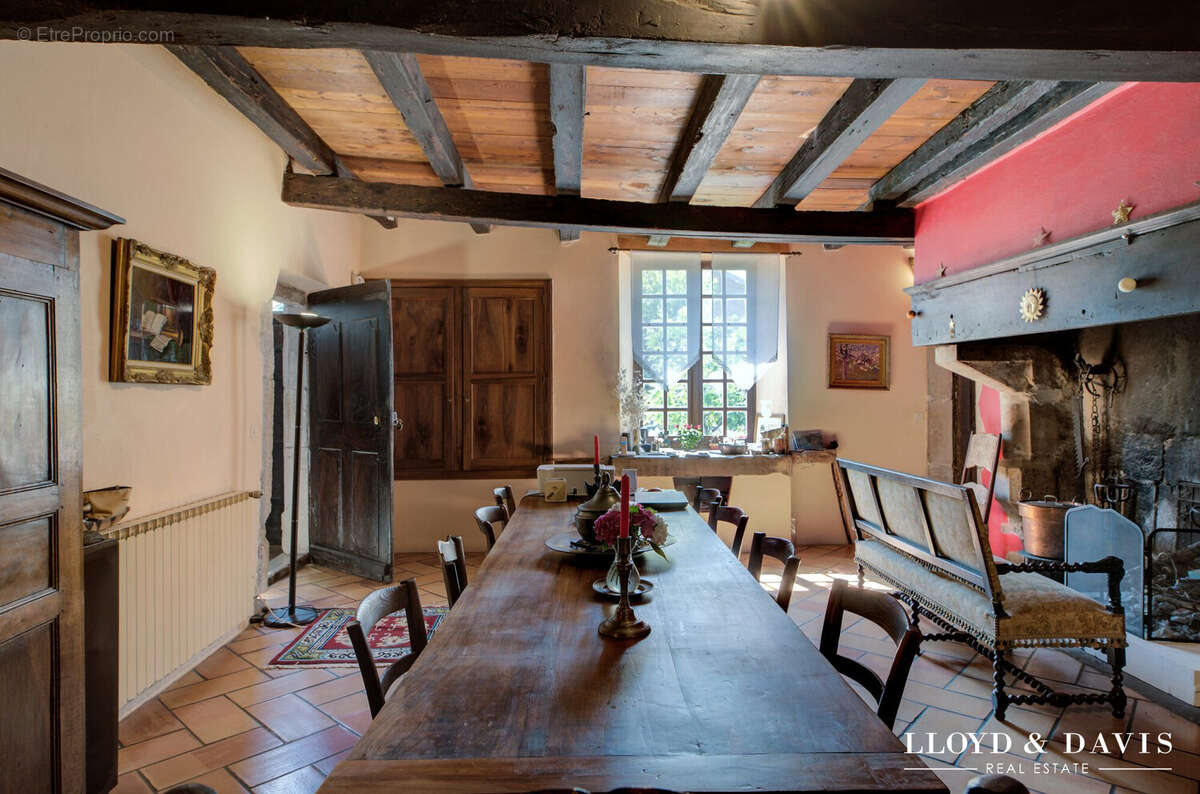 Maison 273 m² à Sainte-Marie-D'alloix  - photo 5
