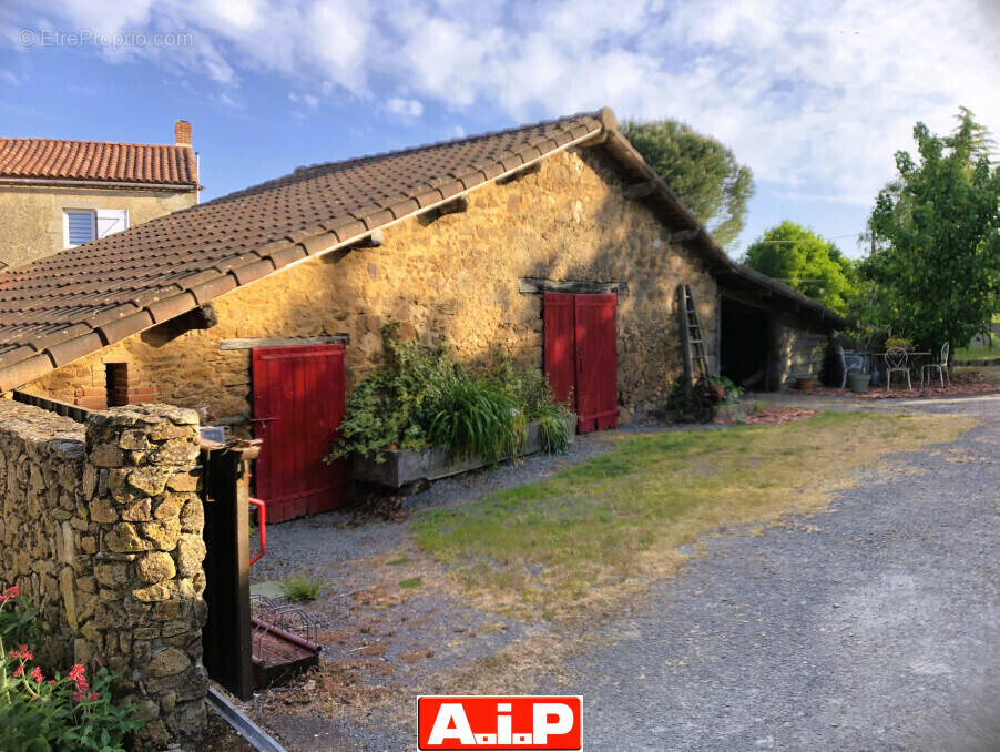 Maison à POUZAUGES