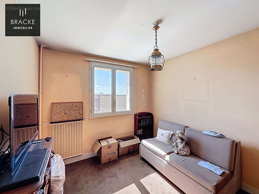 Appartement à COURBEVOIE