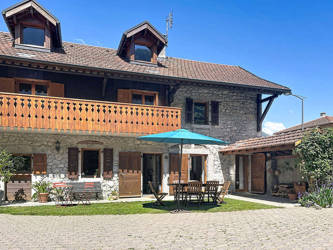 Maison à BONNEVILLE