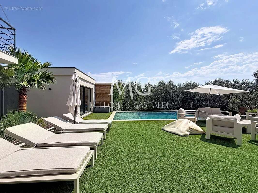 Maison à MOUGINS