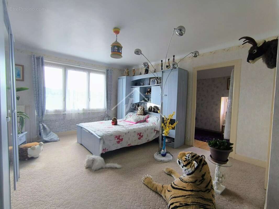 Maison à SAINT-ELOY-LES-MINES