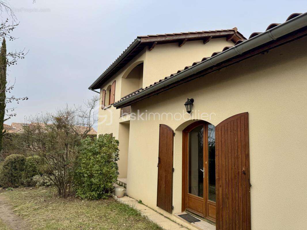 Maison à SALAISE-SUR-SANNE