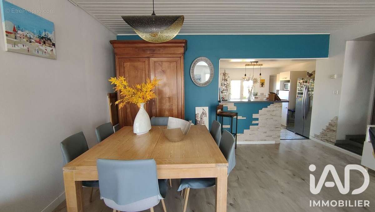 Maison 186 m² à Grosbreuil  - photo 4